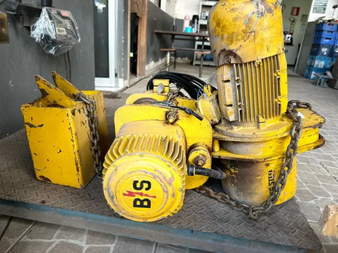 Talha elétrica Berg Steel 1ton (valor a negociar)