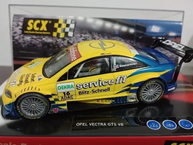 Slot car SCX 1:32 Opel Vectra GTS V8