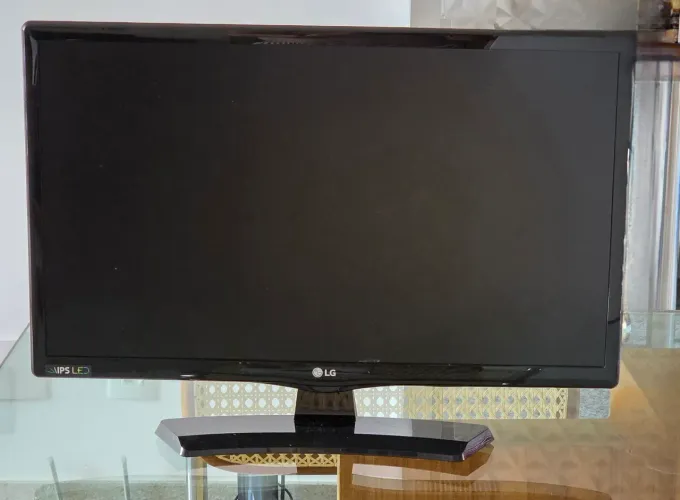 TV e monitor 22 pol.