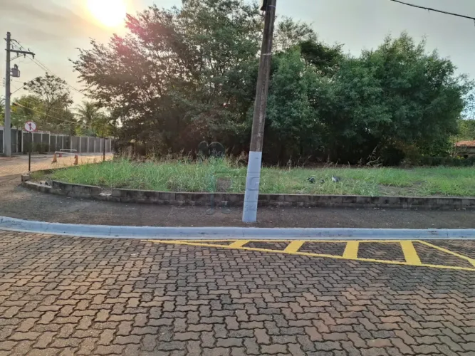 Terreno para venda no Condomínio Vista Alegre, com 1.100 m,² próximo a Rodovia Antônio Dua