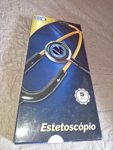 Estetoscópio semi novo usado apenas pra curso.