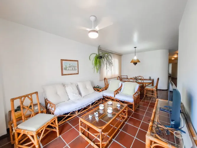Apartamento com 3 Dormitórios para Locação Anual na Pitangueiras no Guarujá | QVista Intel