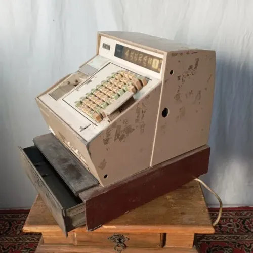 Registradora antiga para restauro 