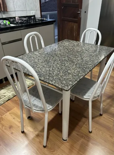 Conjunto de Jantar Mesa tampo de granito + cadeiras
