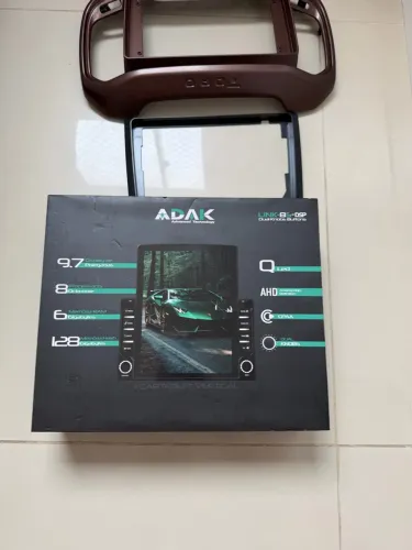 Multimídia Adak Tesla