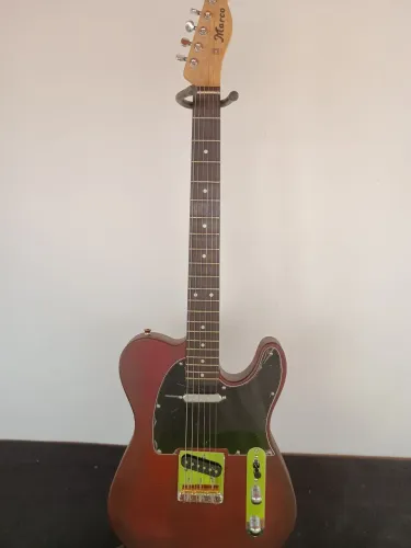 Guitarra Telecaster padrão 
