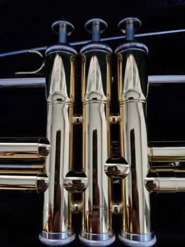 Trombone Yamaha PROFISSIONAL na caixa