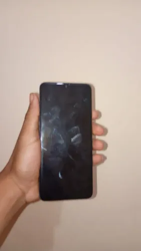 Vendo realme 60 128gb 5 de ram por 320 nunca foi trocado a tela