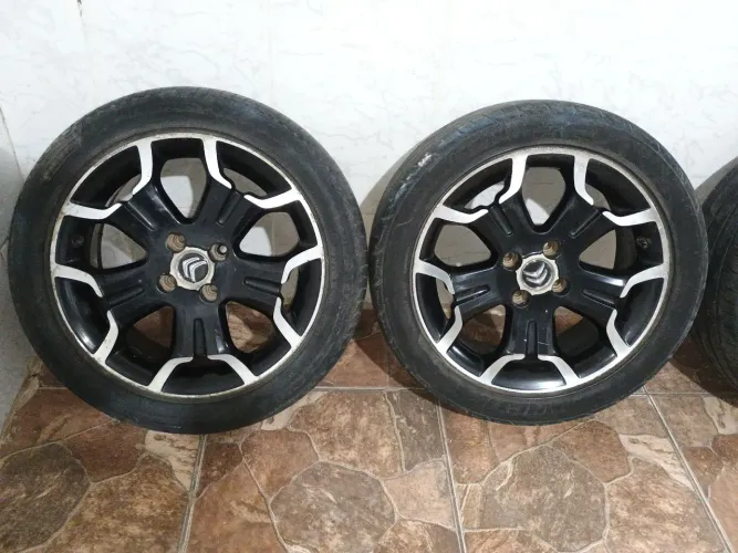 Jogo de rodas aro 17 do Citroen ds3 furacão 4x108 !
