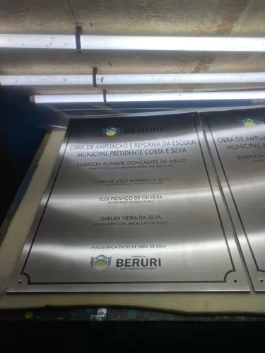 Placas de inauguração