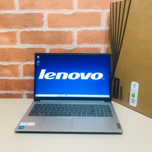 Notebook Lenovo i3 de 12ª Geração/ Ram 8GB/ Ssd 256GB/ FullHD/ Placa Intel Graphics 4GB