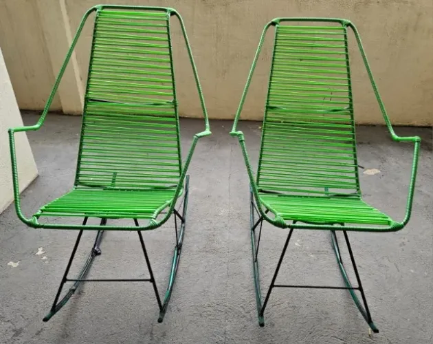 Par de cadeiras de balanço cor verde