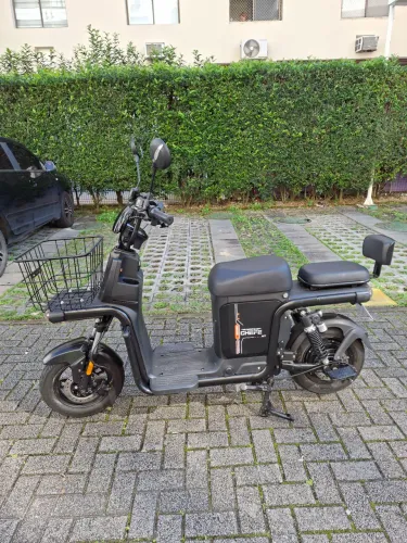 OPORTUNIDADE ÚNICA: Scooter Moto Chefe RET Praticamente ZERO KM!