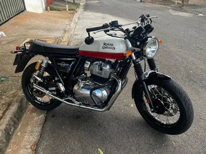 Interceptor 650 Royal Elfield