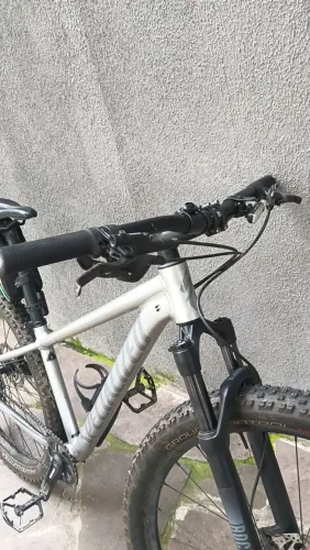 Vendo bike pouco uso specializ