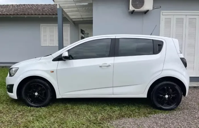 Chevrolet Sonic HB LT 1.6 16V Flexpower 5P Mec. 2014