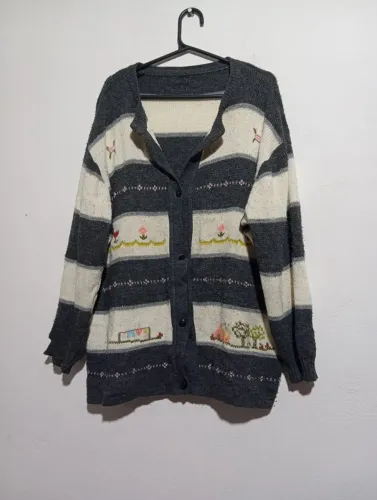 Roupas de brechó femeninas