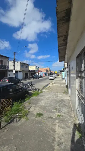 VENDO CASA COM 3/4 SENDO UM SUÍTE E GARAGEM, NO CLIMA BOM! R$270.000,00
