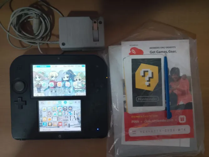 Nintendo 2ds + Mario Kart 7