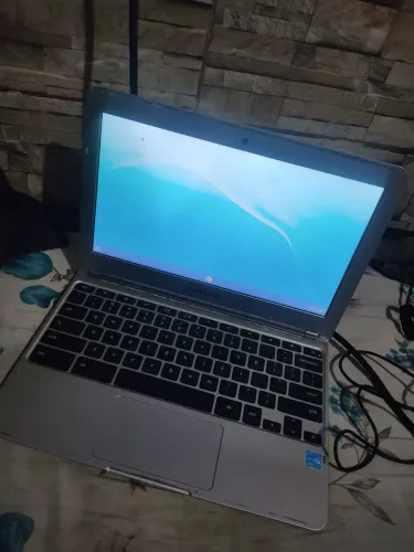 Samsung Chromebook 4 Intel Dual-Core 4GB 32GB Tela 11.6 XE310XBA-KT3BR Google Chrome