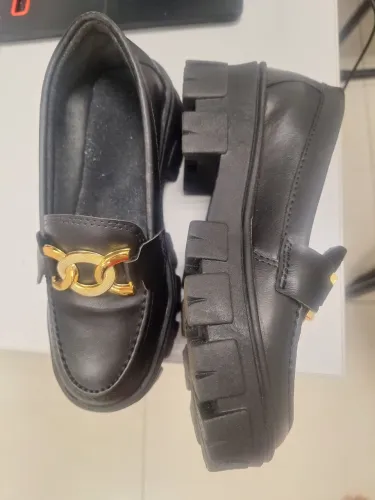 Vendo mocassim tratorado, tamanho 33