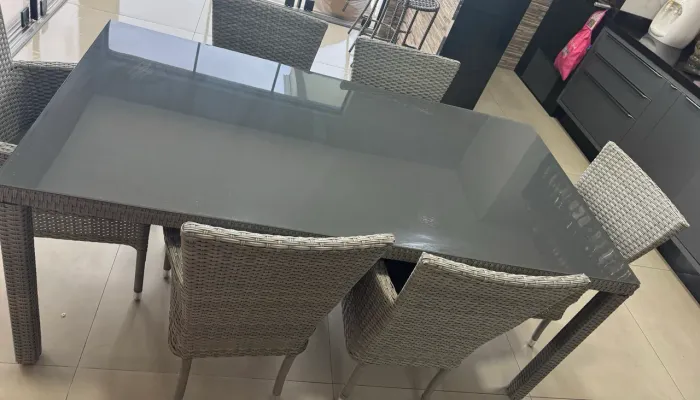 Conjunto de mesa e cadeiras Naterial