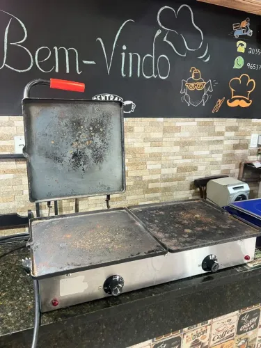 chapa sanduicheira elétrica com prensa profissional