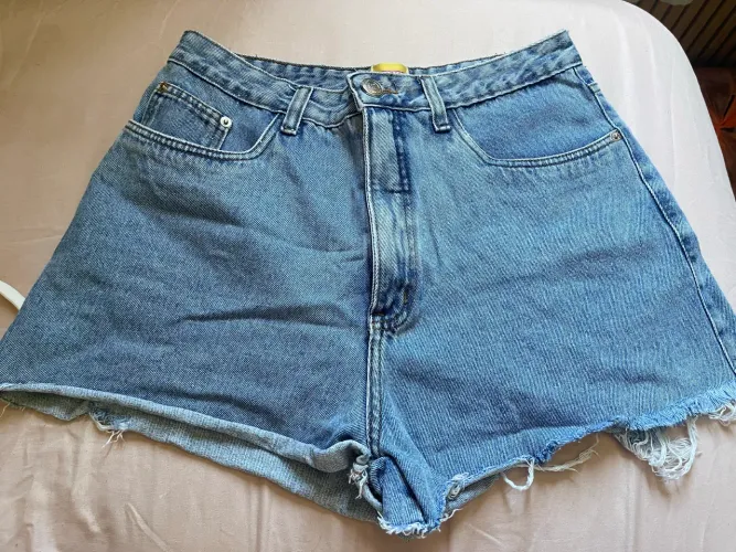 Short jeans
