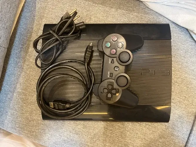 PlayStation3 com 1 controle e 5 jogos
