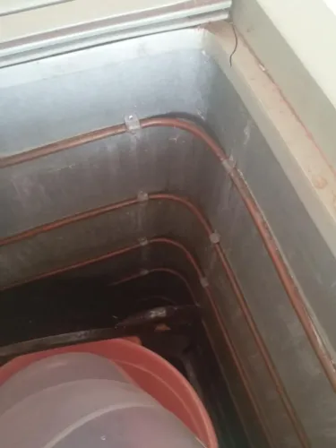 Vendo Freezer orizontal 1.65/65 Precisa só de uma pintura gela bem funciona bem