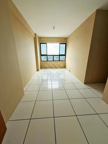 Apto com 2 quartos (1 suíte), móveis planejados. Andar Alto!