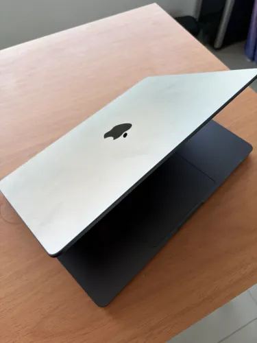 MacBook m5 pro - 24 gb RAM / 1 tb SSD - NOVO - @gbstore071