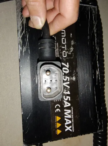 Carregador de bateria Vmoto mottu-e