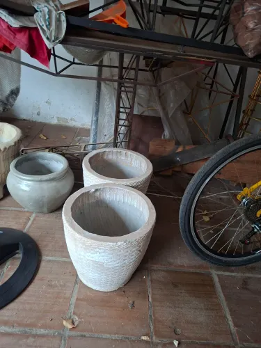 Vasos de plantas de concreto, o par.