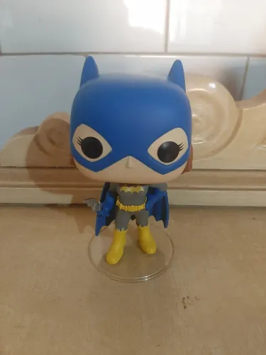 Batgirl 148 , funko pop 85, DC comics