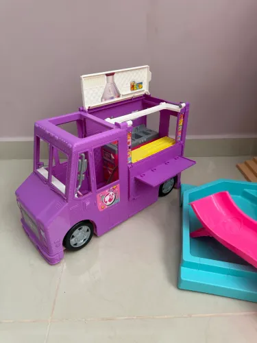 Casa da Barbie Dreamhouse + Trailers Barbie