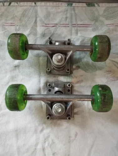 Par de trucks de skate J&M rodas
