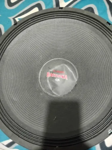 Subwoofer batstaka hinor 5000 mil watts 400 reais nunca usado 18 polegadas