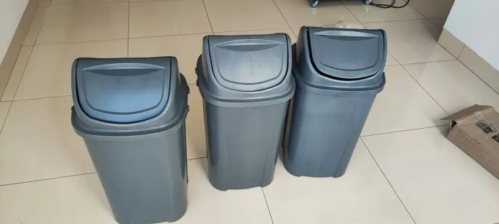 Lixeira Basculante 60l cinza