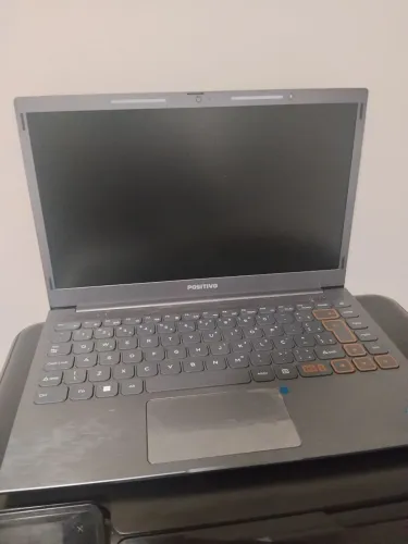 Notbook positivo , no plástico com garantia