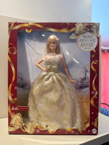 Boneca Barbie Holiday Loira Signature 2025