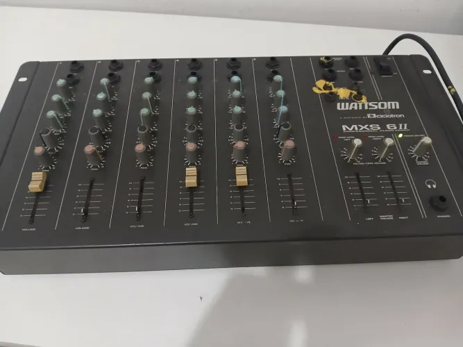 mesa de som profissional Wattsom MXS 6II