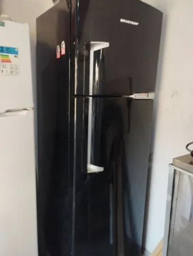 Vendo geladeira Brastemp Frost Free gelando perfeitamente 