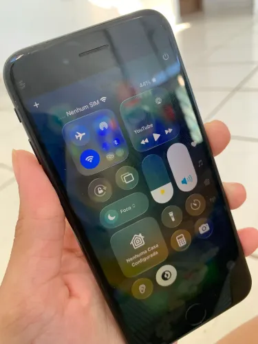 iPhone SE novo 