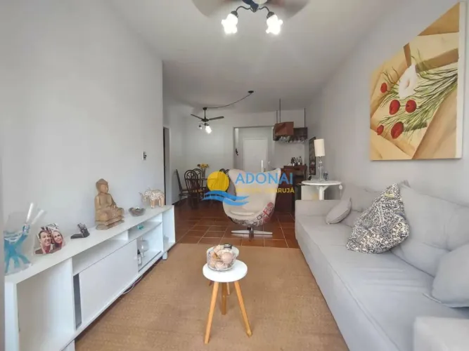 Apartamento próximo à praia com sacada  Enseada  Guarujá