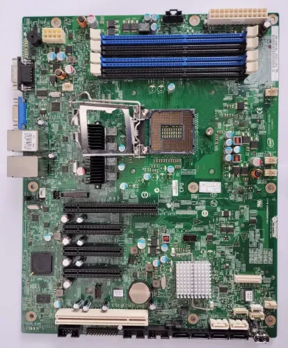 Placa-mãe Intel S1200BTL para servidor<br>Soquete LGA1155<br>Tipos de memória DDR3 ECC UDIMM