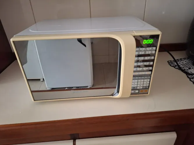 Microondas Midea 127 volts 20 litros Funcionando perfeitamente