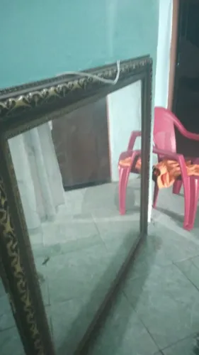 Espelho antigo, em um  bom estado 