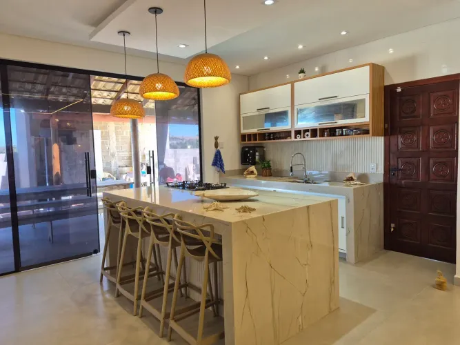 Chácara com 2.040m² em Marataízes | Praia, piscina, lagoa e casa moderna 185 m²