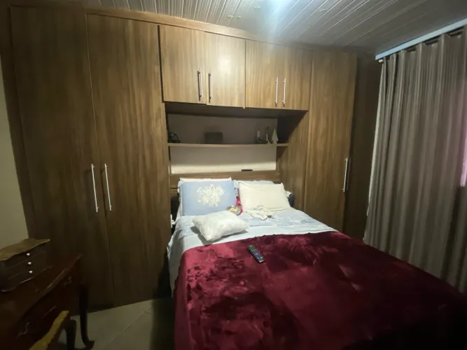 Vendo conjunto de cama casal com gaveta e guarda-roupa embutido e planejado